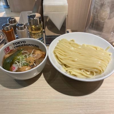 toooma0129's profile picture. 