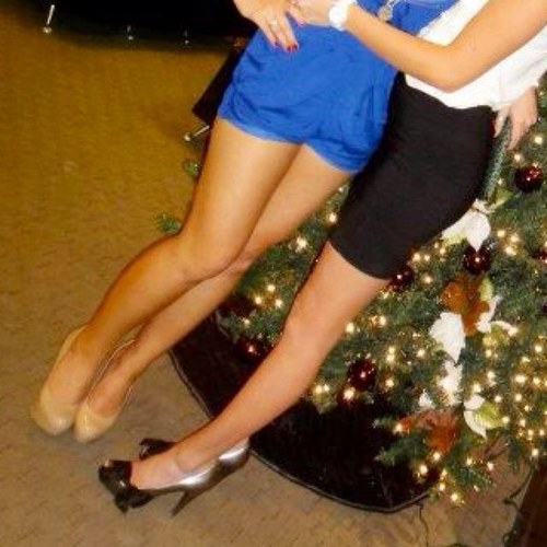 SexyTallGirls's profile picture. im 6'0 and i like tall guys... obviously.