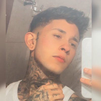Argentino 🇦🇷 tatuado y caliente 🔥