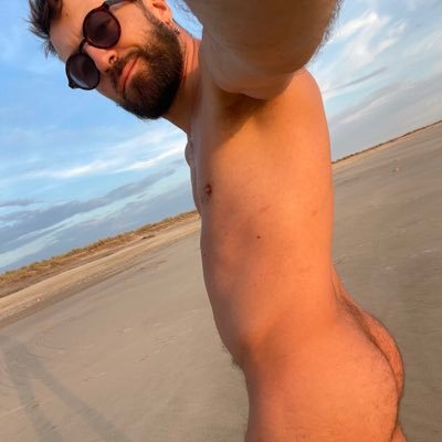 Into hairy daddies +45 yo and sometimes hairy otters - Vers 100% - Serial kisser - Man smell and sensual sex - #Feet #Vers #Sensualsex 🔥🦦🤤🤪🐽🐷🍆👅🦶🏼💦🥵