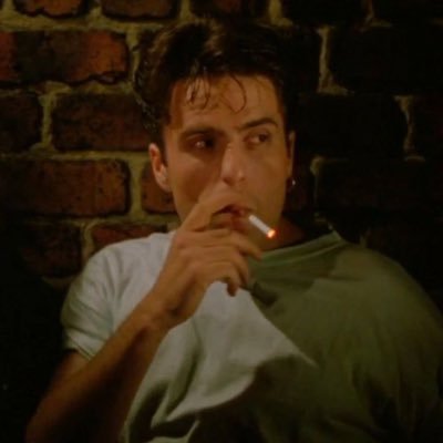 daenerys apologist. lou kelly lovebot. hayden christensen devotee. MACDEN TRUTHER. queer, autistic, deranged. 27.