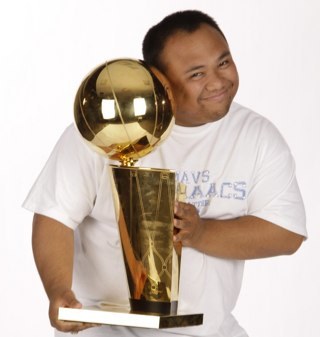 e_coronacion's profile picture. Heavy on the meat, light on the feet.