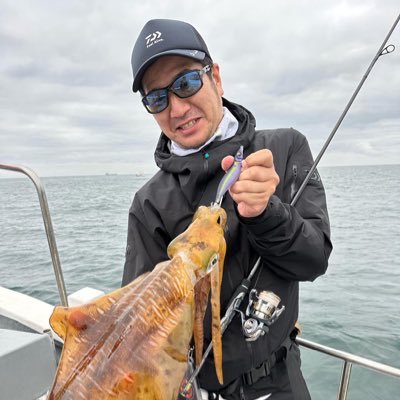 makoto08171982's profile picture. 佐渡に移住しました！2023.11.6に佐渡市民になり⭐︎牡蠣を作るという夢を叶える為！ 釣りも好きなので仲良くしてください。 #エギング #シーバス #佐渡移住 #漁師 #牡蠣養殖  #加茂湖