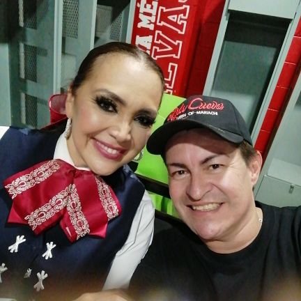 Mega Fan de La Consentida de Chihuahua Aida Cuevas y de Carlos Rivera qué más se puede pedir en la vida