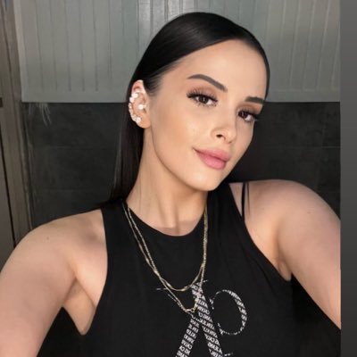 ecemorakc's profile picture. 