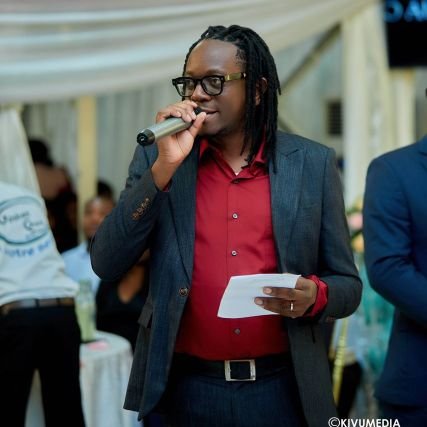 PacomBagula09's profile picture. Communication & médias / Culturel /  Activisme Communautaire / Analyste libre / Afro-optimisme / 
Les points de vue exprimés ici n’engagent que moi.