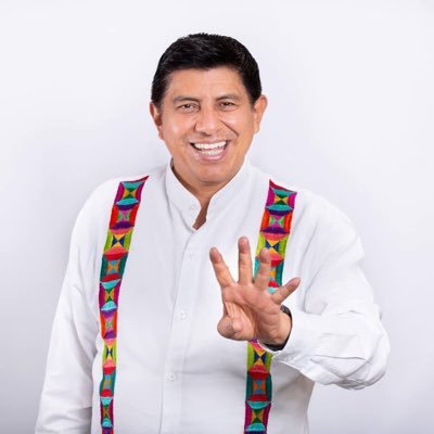 Oaxaqueño, zapoteco y orgullosamente indígena. Gobernador Constitucional del Estado de Oaxaca (2022-2028).