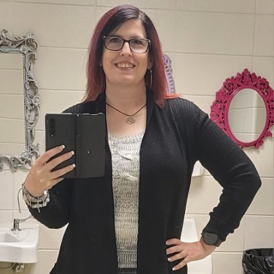 Librarian & STC @Coral_Ridge (#CRCubs) @JCPSKY. @ByStickTogether Ambassador. Horror- & Tudor-obsessed. #JCPSLibraries. Wish List: https://t.co/lUFChfQLOF