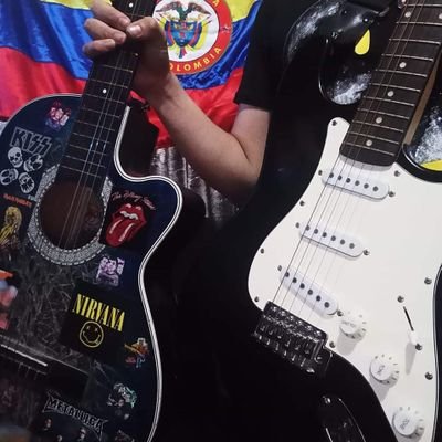 Amante del rock and roll, floristero, guitarrista, gamer y siempre soltero jejeje