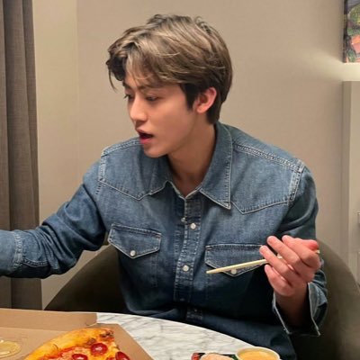 films813's profile picture. 