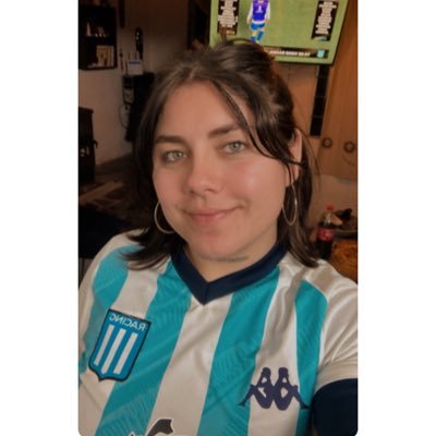 24. Acuario. Una swiftie uruguaya hincha de La Academia Racing Club.  Agente de seguridad internacional y profe de inglés 🩵🤍