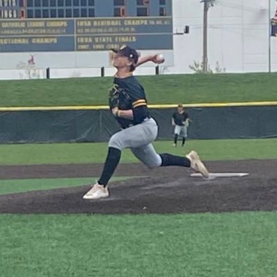 6’2 185 lbs | Chicago Elite 16u | St.Laurence 26’ | Third base, First base, Shortstop, RHP |