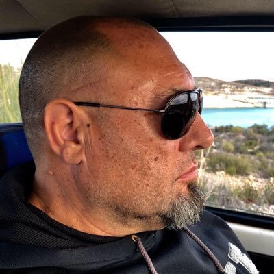 nikotinomano's profile picture. De Izquierdas y del Real Madrid.