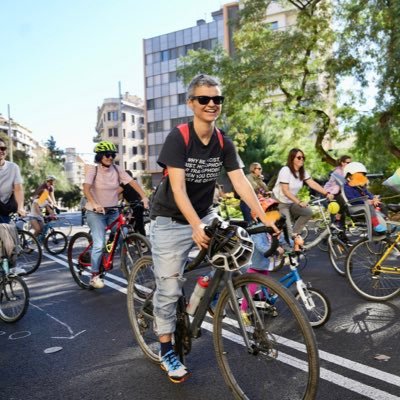 Enginyera Química. Regidora de l'Ajuntament de Barcelona amb @bcnencomu. Dret a l'habitatge + lluita contra l'especulació. Abans @Lucia_MartinG!