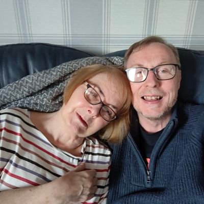 Retired ATC Watch Manager (EGPF/GLA), Glasgow & Scotland rugby fan, Blues lover, colon cancer survivor and widower of Anne.