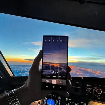 ✈️🛬🛫🌏
40000 ft cıkıyorum ;ben bile bu kadar havalı değilim.
ikizler burcu 
Ben keyfim ve kahyam
Biraz afacan ;ela avuca sığmaz
şeytan tüyü var;
ist-izm-ayt-