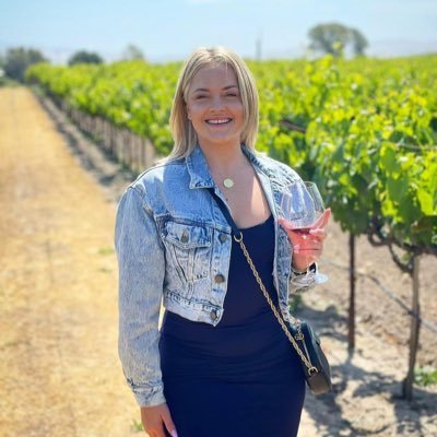 Naomiphill21007's profile picture. *Podcaster *Pictures  & *Privacy 🤷‍♀️