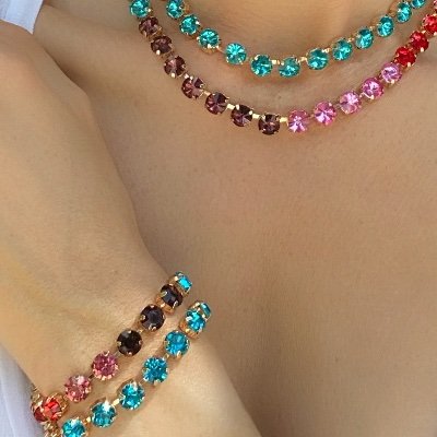 Colorful, unique and cheerful handmade gemstone jewelry. EST 2007 by lawyer turned entrepreneur following her dreams 🌸