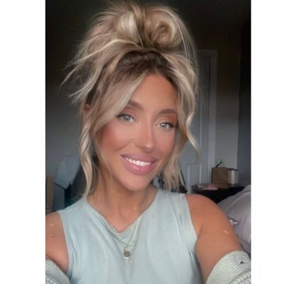 Mummy 👭🏼 Wife 💍🐧 H@N Practitioner 🌙☀️ Integrative Counselling Practice Student UU22 👩🎓