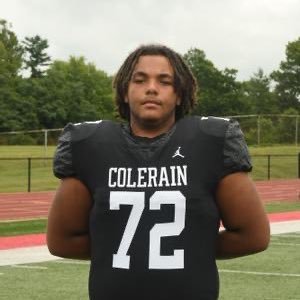 Sophmore for Colerain Highschool Football. 5'11”, 288lbs. Offensive Guard/Tackle, Defensive Nose/Tackle #72 🏈🏆