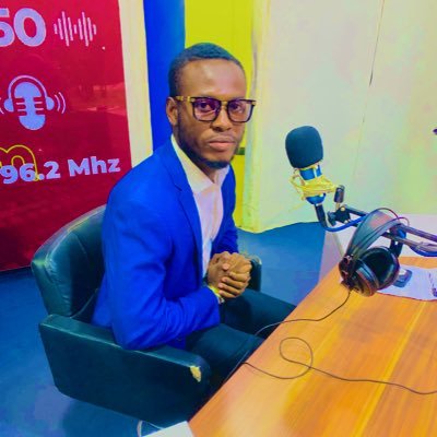 “ La meilleure façon de prédire l’avenir, c’est le créer dès aujourd’hui ” Journaliste éditorialiste, analyste et reporter en RDC