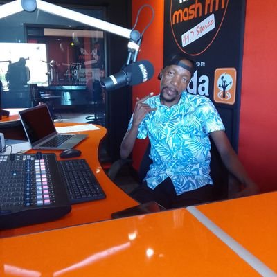 #Orlando Pirates👉☠️⭐ 🔴⚫⚪#Radio personality❤, #Dj & music compiler⏩🎙,  #Entrepreneur