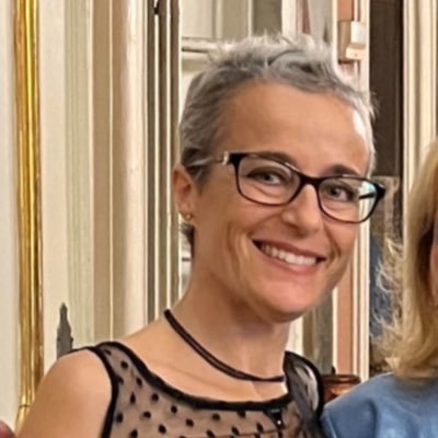 Ricordatemi così: sorridente, nonostante tutto. Notte stellata. Caos calmo.