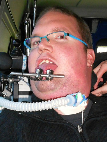 johanlier's profile picture. 27 jaar beetje gek heb de spierziekte duchenne doe leuke dingen met mijn leven en hou van muziek geen muziek geen leven