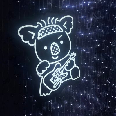 callmenamesiri's profile picture. 