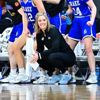 Mom of QRS, Head Basketball Coach at Drake 💙🐶🏀, and I LOVE this game!!