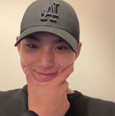 janchiella_'s profile picture. i'm falling to you i miss you so much, we'll meet someday the day that bloomed in my heart