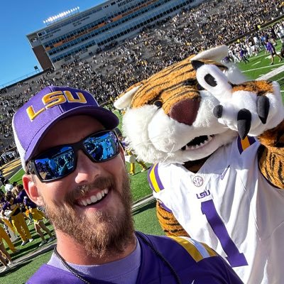 @LSUfootball fanatic | Geaux Tigers! Who DAT nation | Bengals bandwagon - yes because of Joe and Chase @kellynicolelum