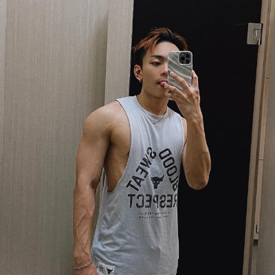 boyslim18cm's profile picture. Có lẽ thật đúng khi sau những giờ mệt nhoài với cuộc sống ngoài kia, ta chỉ thật sự được êm ấm với bóng đêm trong căn phòng trống trải.
