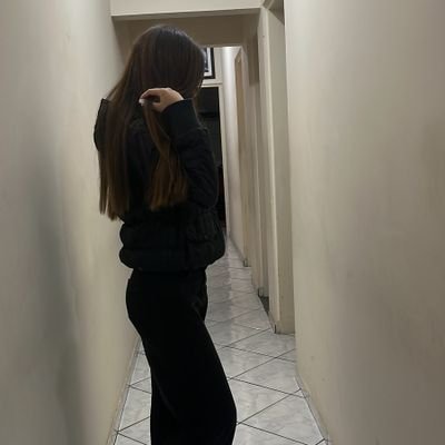 itshannaoliver's profile picture. be yourself 🦋🤍