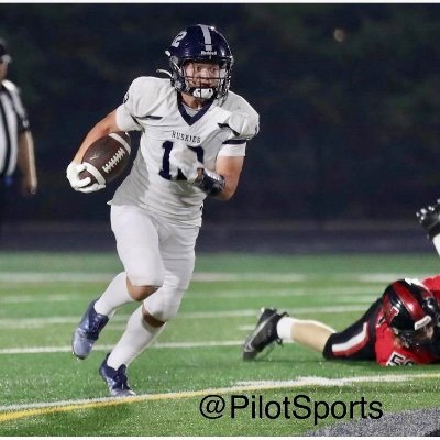 5'10 185 lbs || Jackson Co. Central Huskies (JCC) MN: C/O 2027 ATH/RB/LB #12 / GPA 3.71 / bench 245 / squat 405x3 / 507-841-3485 / gagejohn012@gmail.com