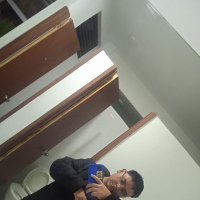 Alejand56301925's profile picture. 