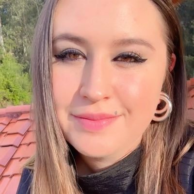 CamilaArias2806's profile picture. 🍂