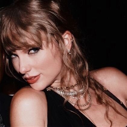 ouvindo 1989 (Taylor's Version.)    
                                                                                      New Romantics - 1989 🎙️ Taylor Swift