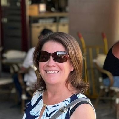 Welsh, Business Support Specialist. Loves family, reading, travelling, wine, cheese, gin, laughing, music and languages (not always in that order).