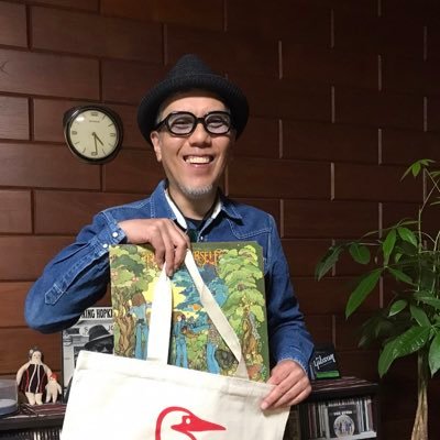 カツヤッコことオガワです。ルーツミュージックが好きです。音楽など一度好きになったものはずっと愛し続けられます。大相撲、正代関と60年代~70年代文化に傾倒。テレビはかなりの割合でBS。ウクレレは世界を救う。無類のコンニャク好き。