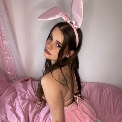 𝔦'𝔪 𝔶𝔬𝔲𝔯 𝔣𝔞𝔳𝔬𝔲𝔯𝔦𝔱𝔢 𝔨𝔦𝔫𝔨𝔶 𝔰𝔱𝔯𝔞𝔴𝔟𝔢𝔯𝔯𝔶 𝔣𝔩𝔞𝔳𝔬𝔲𝔯𝔢𝔡 𝔭𝔯𝔦𝔫𝔠𝔢𝔰𝔰 ☽ 18+ 𝔠𝔬𝔫𝔱𝔢𝔫𝔱 𝔠𝔯𝔢𝔞𝔱𝔬𝔯 ♡