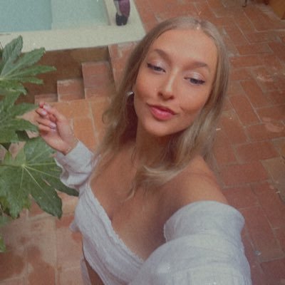 Juliakefford's profile picture. 🌸🧝🏼‍♀️✨