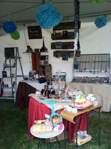 Handmade Jewelry & Accessories, Photography, & Art - All made in the south! We also carry organic soaps and fabulous soy candles! Perfect for men & women.