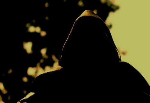 ElsoronNo1's profile picture. Der Pfad führt durch den Wald. Zierfische zieren sich nicht.