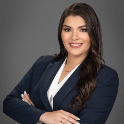 alexclaudiomd's profile picture. La vida es una sola, llora luego y rie ahora ✌️