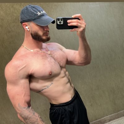 Alpha | 22 y.o. | 6’6” 260# | Size 14s
 
https://t.co/OcLSg9Ihlx

https://t.co/ejcswt7PHf

Skype: alphafit26 (Invite on linktree below)