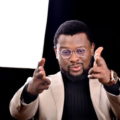 Billar_ray's profile picture. Altè-Banker, A&R, Serial Entrepreneur, Liverpool Stakeholder, Plus size lover, A certified Bull 🐂