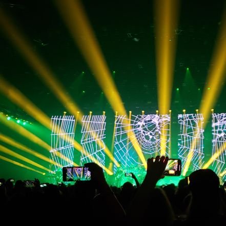 1000PixelCuts's profile picture. Undercooked politics make me break out in hive minds.