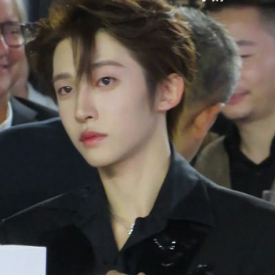 vylovelysm0824's profile picture. _Theo chân Lưu Vũ trên con đường trải đầy hoa_