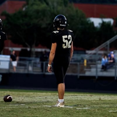 PHS 2027 // Charlotte NC // D-end // 6’2 // 200lbs // https://t.co/4n5ATSYDhT // 4.1 gpa //